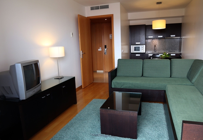 Imagen de los interiores del Hotel Antillia. Foto 58