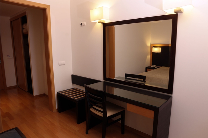 Imagen de los interiores del Hotel Antillia. Foto 61