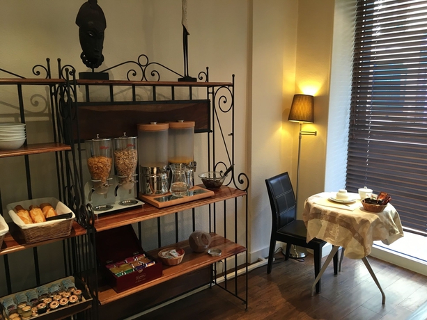 Imagen del bar/restaurante del Hotel Antin Saint Georges. Foto 5