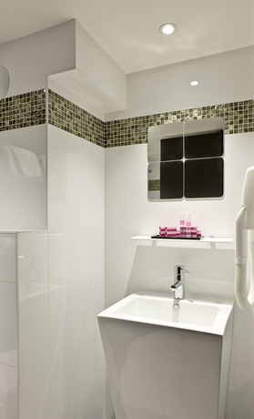 Imagen de la habitación del Hotel Antin Trinité. Foto 3