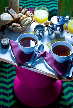 Imagen del bar/restaurante del Hotel Antin Trinité. Foto 2