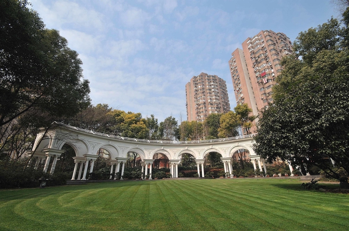 Imagen de los exteriores del Hotel Anting Villa Shanghai. Foto 8