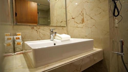 Imagen general del Hotel Antique Regency. Foto 9