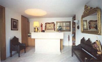 Imagen de los exteriores del Hotel Antique Theatre. Foto 10