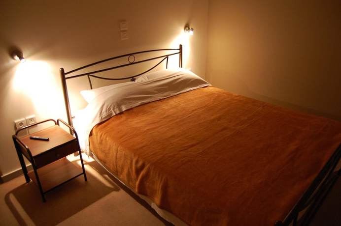 Imagen de la habitación del Hotel Antirrio. Foto 14