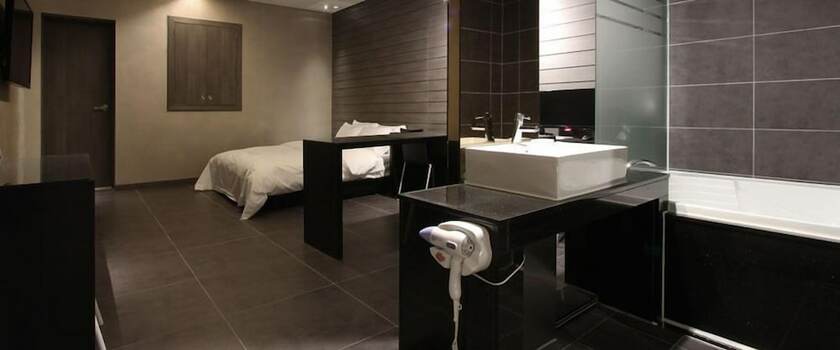 Imagen general del Hotel Antives. Foto 4