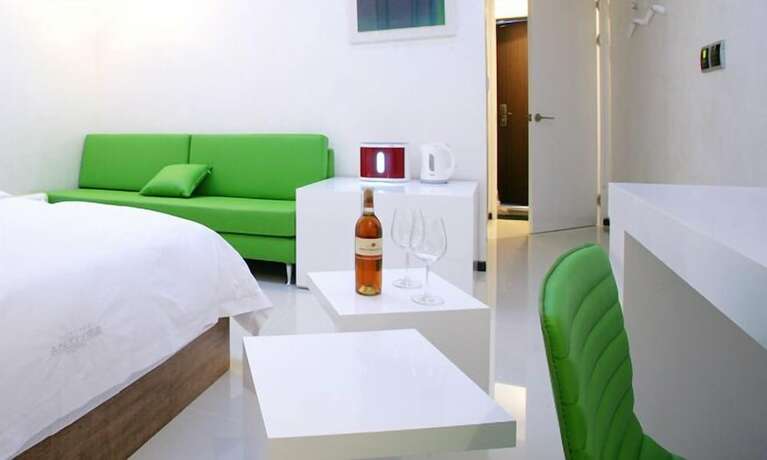 Imagen de la habitación del Hotel Antives. Foto 20