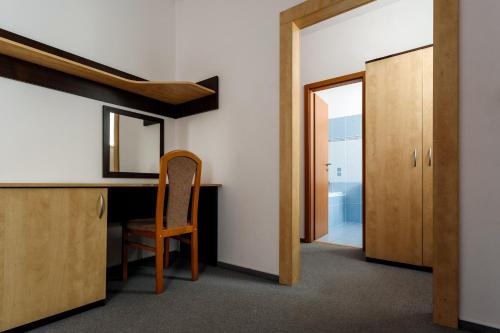 Imagen de la habitación del Hotel Antler. Foto 9