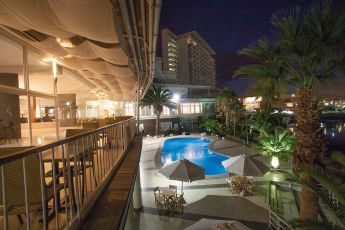 Imagen de la piscina del Hotel Antofagasta. Foto 16