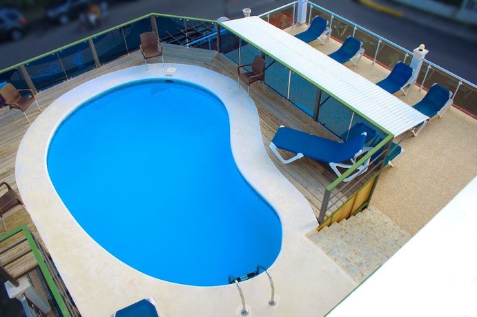 Imagen de la piscina del Hotel Anton Reef. Foto 20