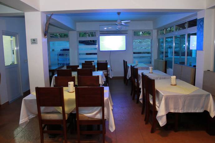 Imagen del bar/restaurante del Hotel Anton Reef. Foto 4