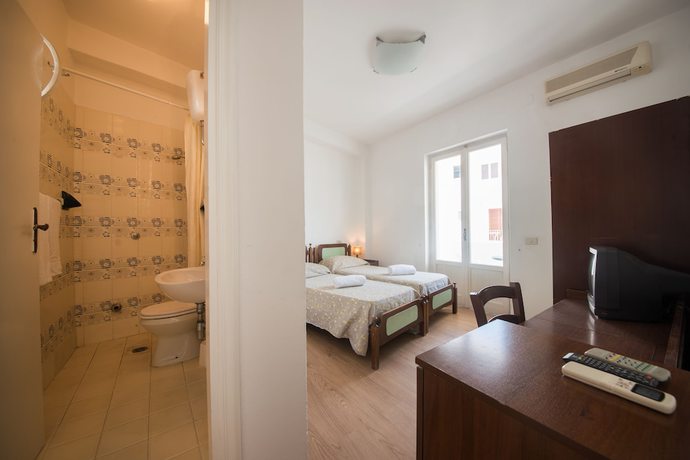 Imagen de la habitación del Hotel Antonella, Ischia. Foto 15