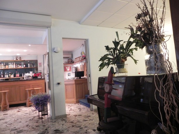 Imagen de los interiores del Hotel Antonella, Sansonessa. Foto 17
