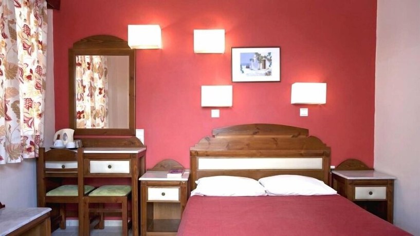 Imagen de la habitación del Hotel Antonia, Fira. Foto 5