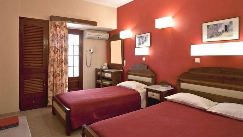 Imagen de la habitación del Hotel Antonia, Fira. Foto 8