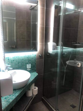 Imagen de la habitación del Hotel Antonia, Fira. Foto 15
