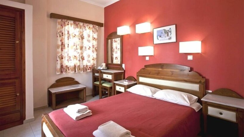Imagen de la habitación del Hotel Antonia, Fira. Foto 17