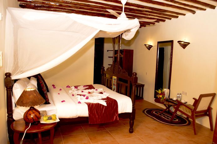 Imagen de los exteriores del Hotel Antonio Beach and Spa. Foto 12