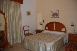 Imagen de la habitación del Hotel Antonio Conil. Foto 3