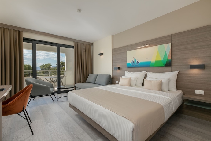 Imagen de la habitación del Hotel Antonio, Makarska. Foto 8
