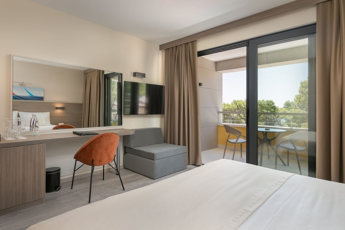 Imagen de la habitación del Hotel Antonio, Makarska. Foto 10