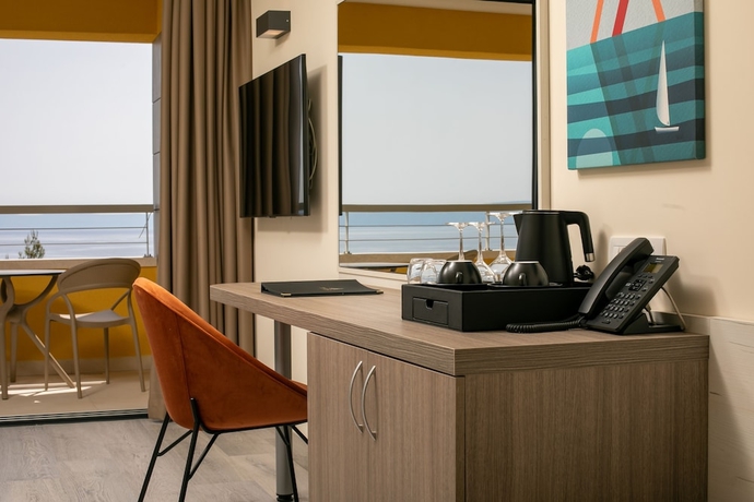 Imagen de la habitación del Hotel Antonio, Makarska. Foto 13