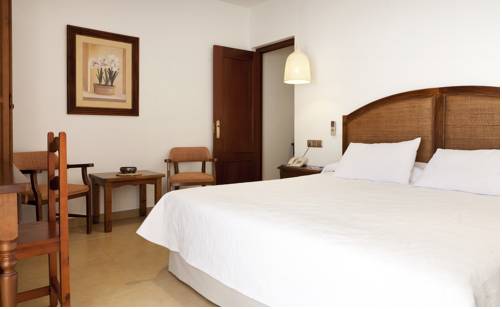 Imagen de la habitación del Hotel Antonio, Zahara de los Atunes. Foto 9