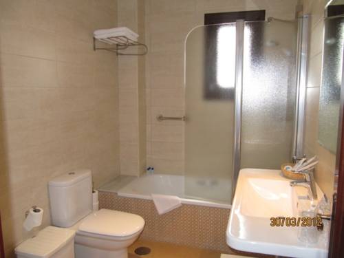 Imagen de la habitación del Hotel Antonio, Zahara de los Atunes. Foto 10