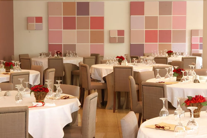 Imagen del bar/restaurante del Hotel Antonios. Foto 3