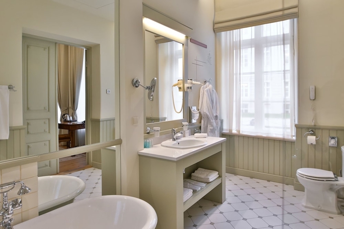 Imagen de la habitación del Hotel Antonius. Foto 18