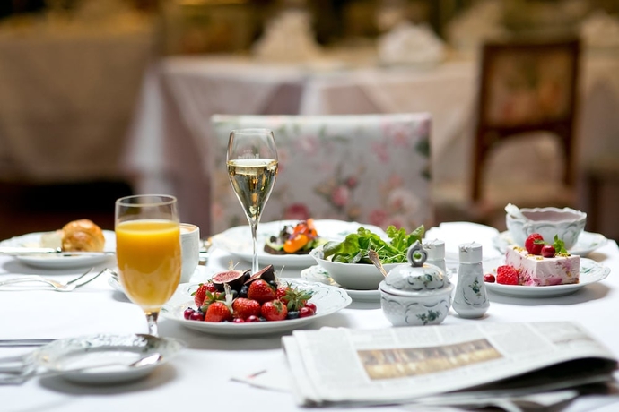 Imagen del bar/restaurante del Hotel Antonius. Foto 2