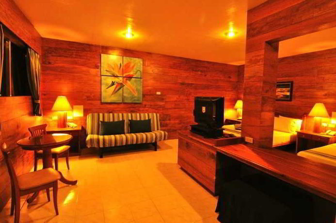 Imagen de la habitación del Hotel Antulang Beach Resort. Foto 12