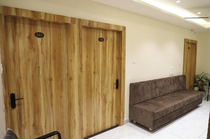 Imagen de los interiores del Hotel Anubhuti. Foto 8