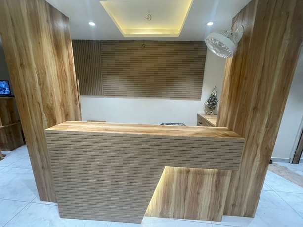 Imagen de los interiores del Hotel Anubhuti. Foto 12