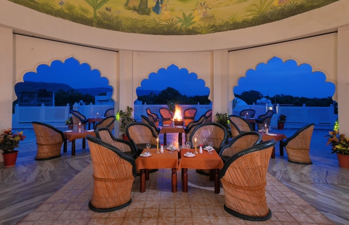 Imagen de la habitación del Hotel Anuraga Palace. Foto 17