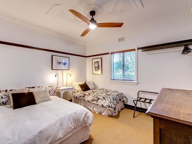 Imagen de la habitación del Hotel Anville Court. Foto 18