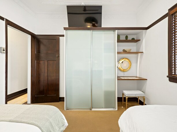 Imagen de la habitación del Hotel Anville Court. Foto 22
