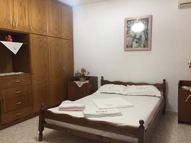 Imagen de la habitación del Hotel Anxhelo Apartments. Foto 5