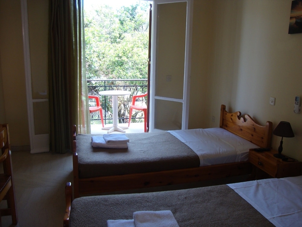 Imagen de la habitación del Hotel Anya Studios. Foto 13