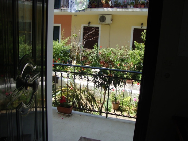 Imagen de la habitación del Hotel Anya Studios. Foto 19