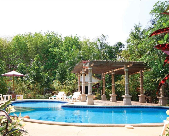 Imagen de la piscina del Hotel Ao Nang Baan Suan Resort. Foto 15