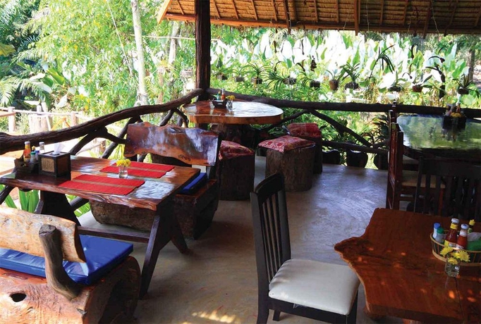 Imagen del bar/restaurante del Hotel Ao Nang Baan Suan Resort. Foto 6