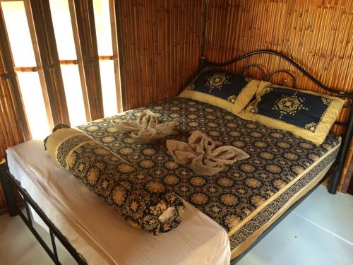 Imagen de la habitación del Hotel Ao Nang Bamboo Resort. Foto 15