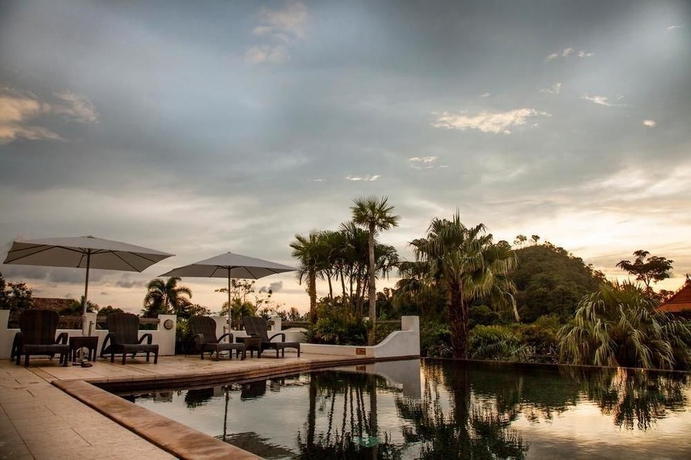 Imagen de la piscina del Hotel Ao Nang Colors - Aonang Beach. Foto 11