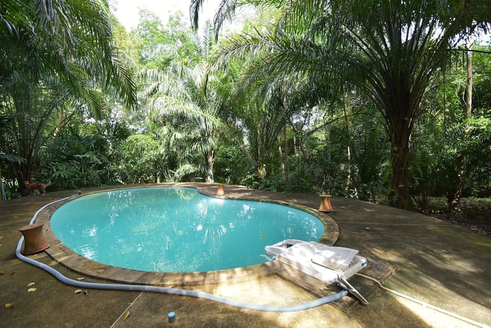 Imagen de la piscina del Hotel Ao Nang Pearl. Foto 18