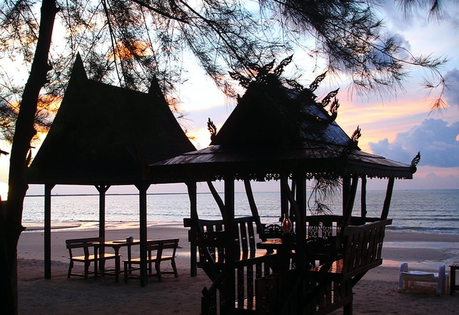 Imagen del bar/restaurante del Hotel Ao Thong Beach Bungalows and Restaurant. Foto 6