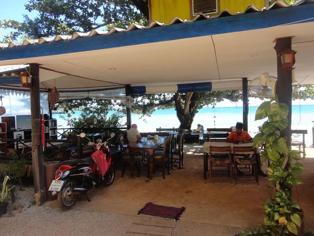 Imagen del bar/restaurante del Hotel AoPong Resort. Foto 2