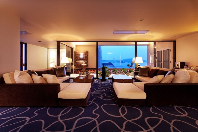 Imagen de los interiores del Hotel Aoawo Naruto Resort. Foto 19