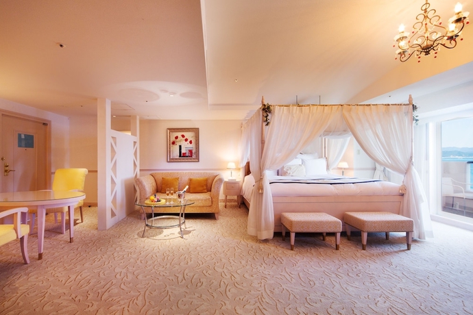 Imagen de la habitación del Hotel Aoawo Naruto Resort. Foto 12