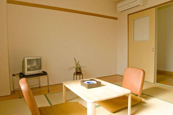 Imagen de la habitación del Hotel Aoi. Foto 5